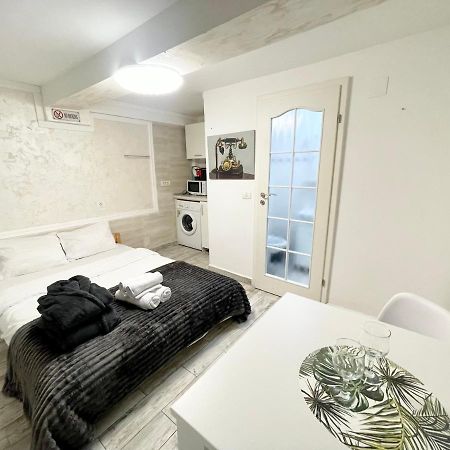 Metropolitan Retreat Apartment Bucharest Exterior photo