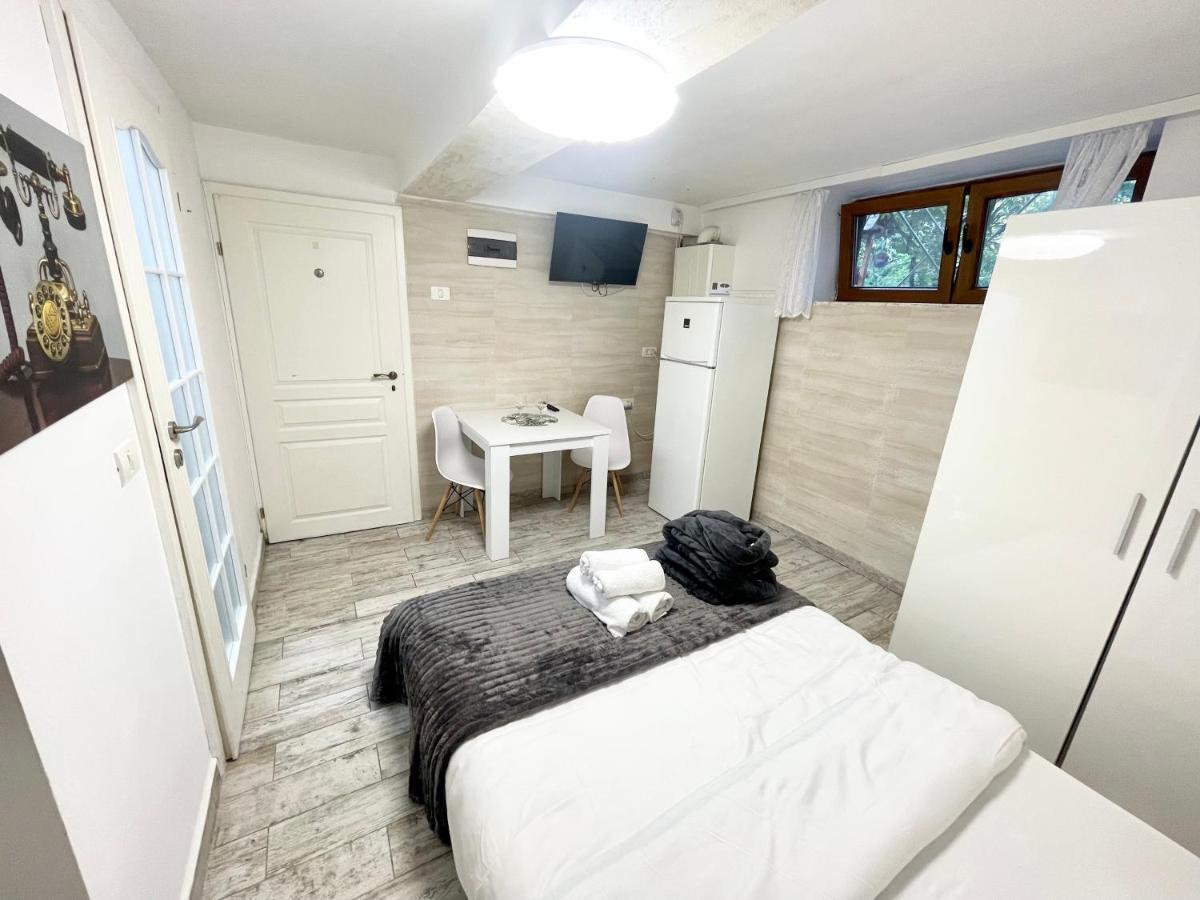Metropolitan Retreat Apartment Bucharest Exterior photo