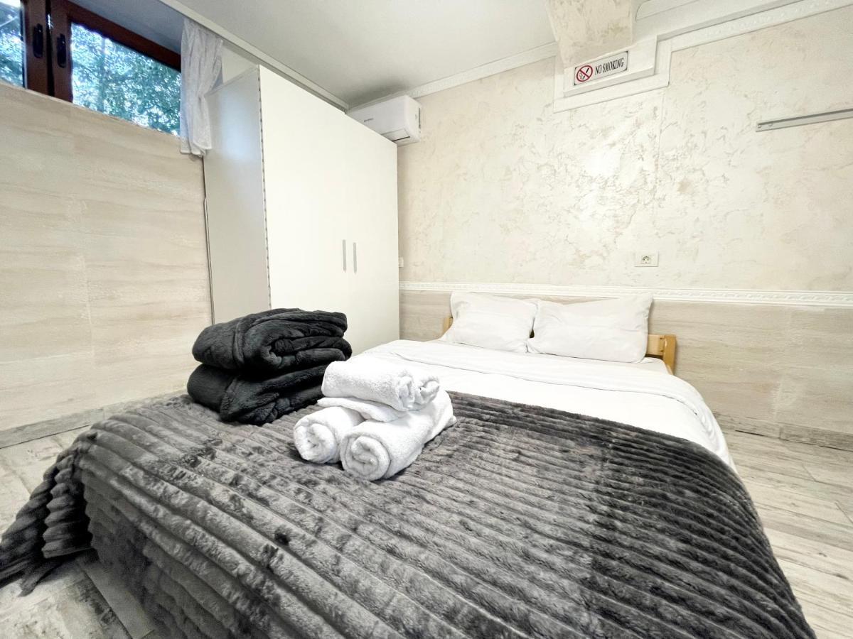 Metropolitan Retreat Apartment Bucharest Exterior photo
