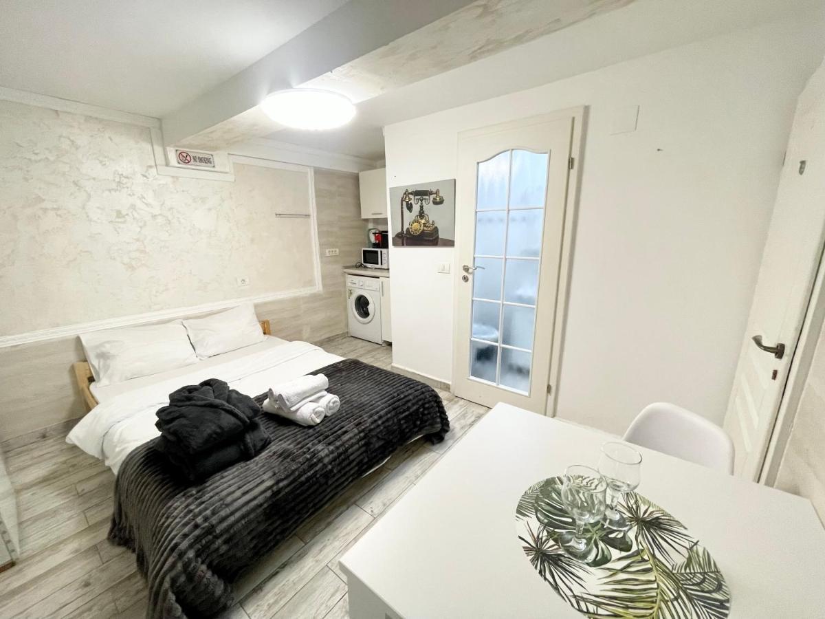 Metropolitan Retreat Apartment Bucharest Exterior photo