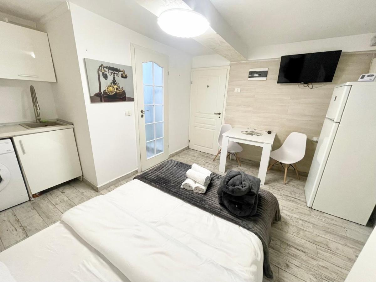 Metropolitan Retreat Apartment Bucharest Exterior photo